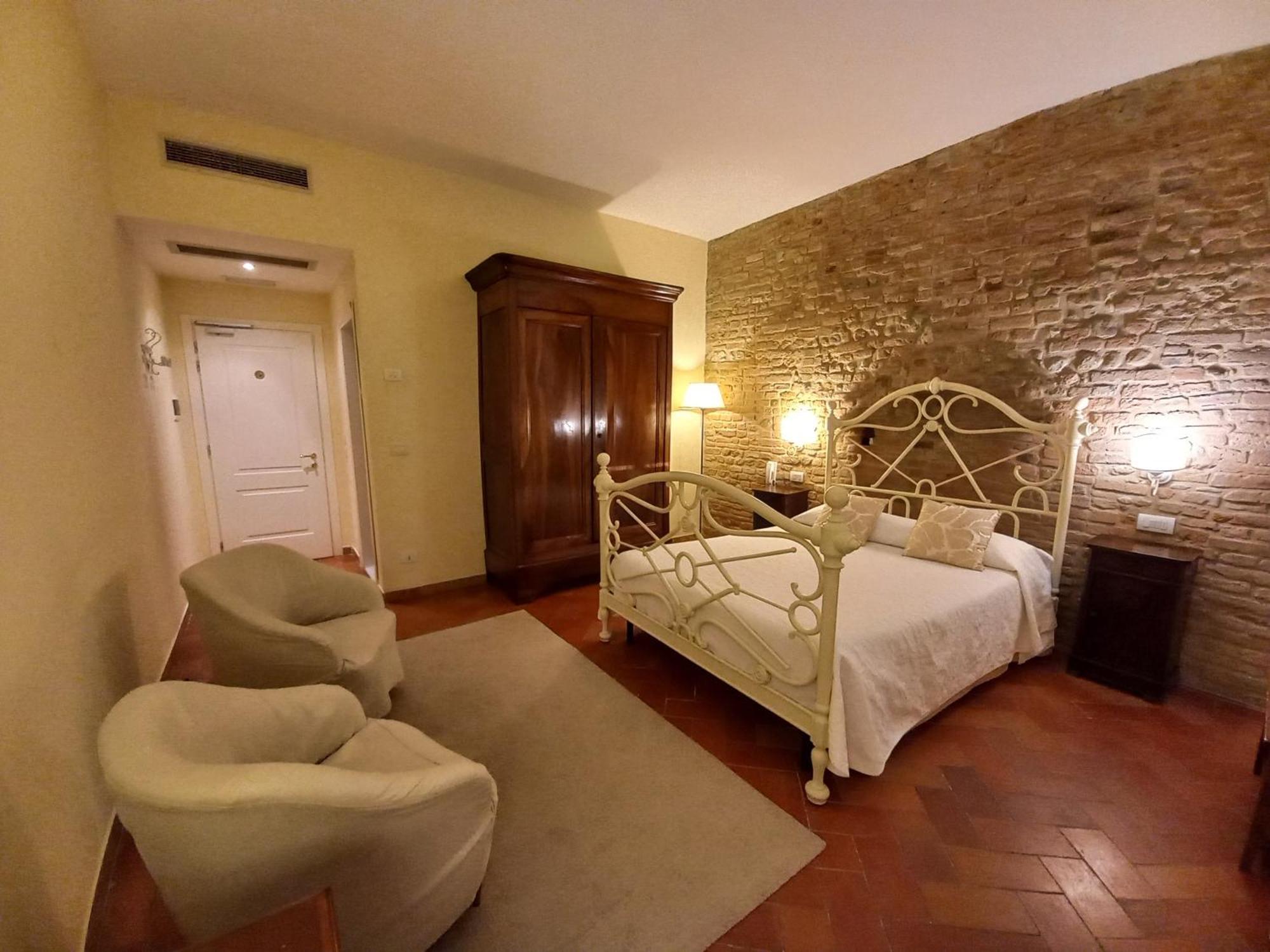 Hotel Il Castello Чертальдо Екстер'єр фото