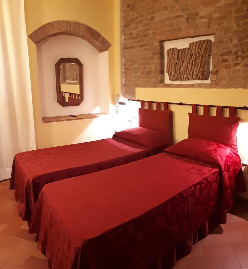 Hotel Il Castello Чертальдо Екстер'єр фото